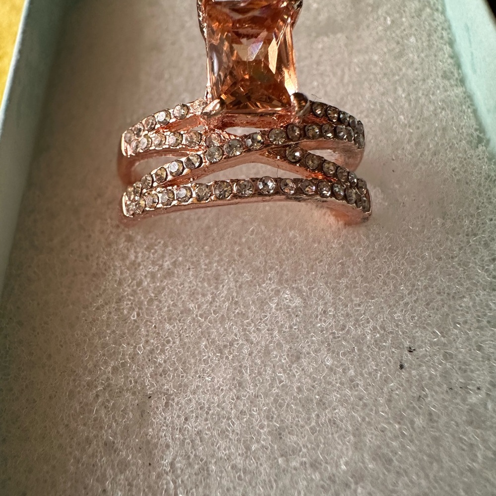 Rose Gold Crystal Accent Ring with beautiful gemstone - Picture 3 of 14